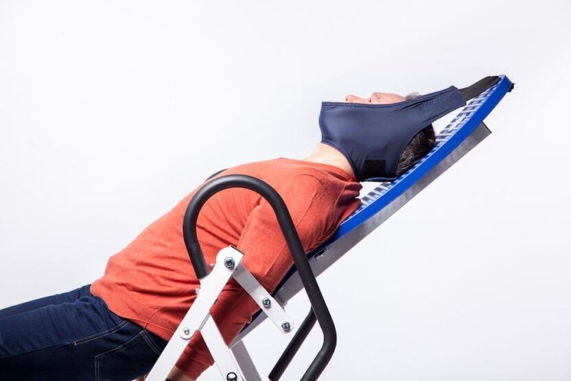 Attraction therapy for cervical osteochondrosis